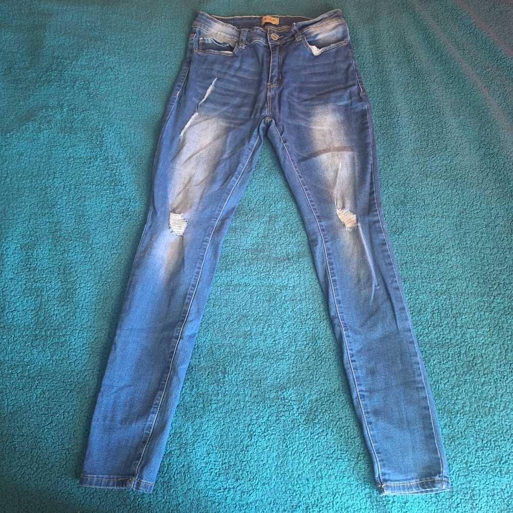 Women's Distressed Skinny Jeans